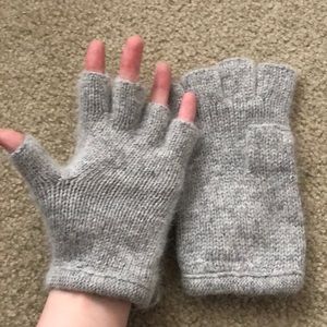Grey Fingerless Gloves